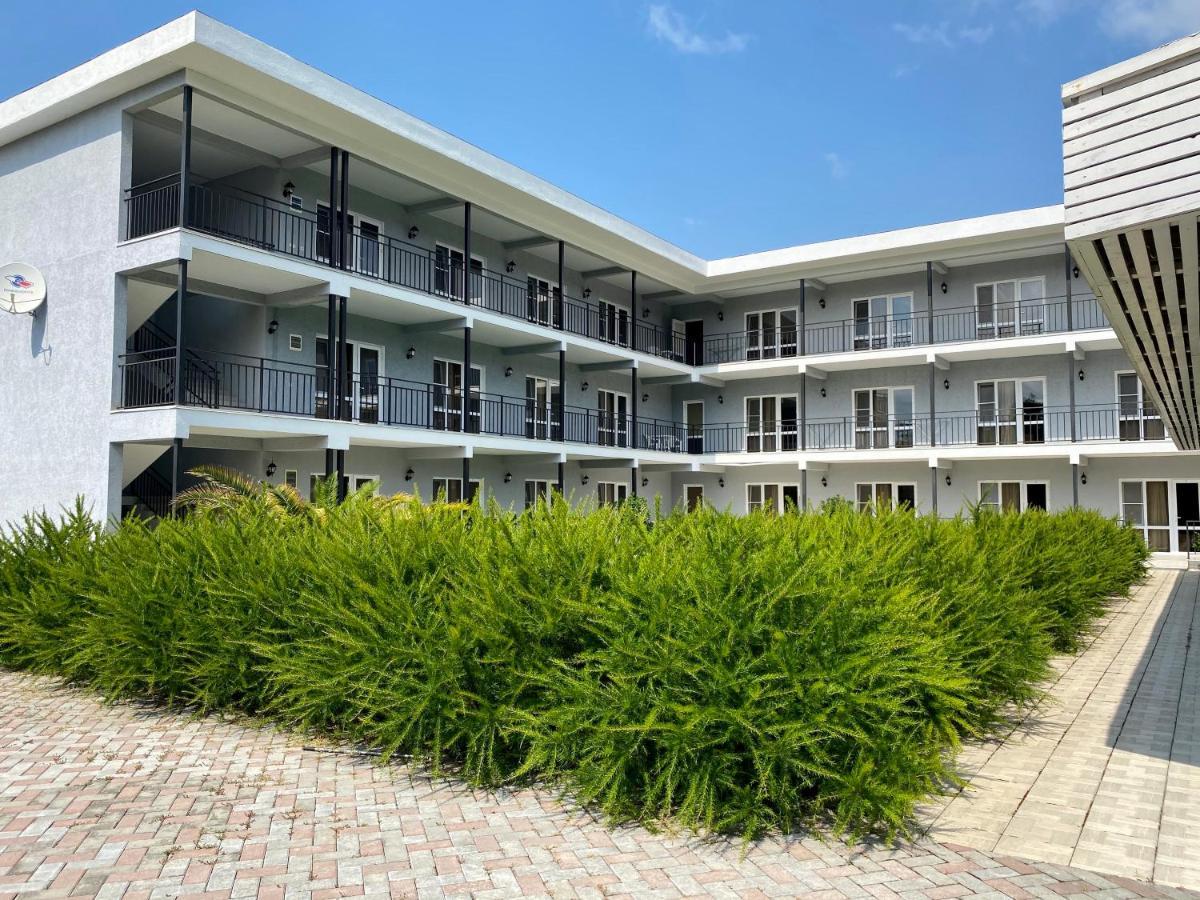 פיזונדה Hotel Mandarin מראה חיצוני תמונה