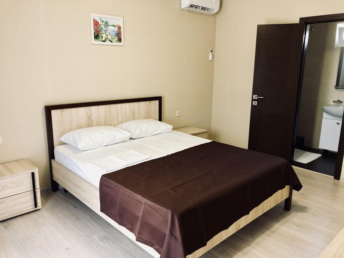 פיזונדה Hotel Mandarin מראה חיצוני תמונה